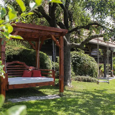 Feriegård Na Skaluc - Country Estate & Glamping